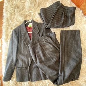 Wool Oleg Cassini 3 P.C. set